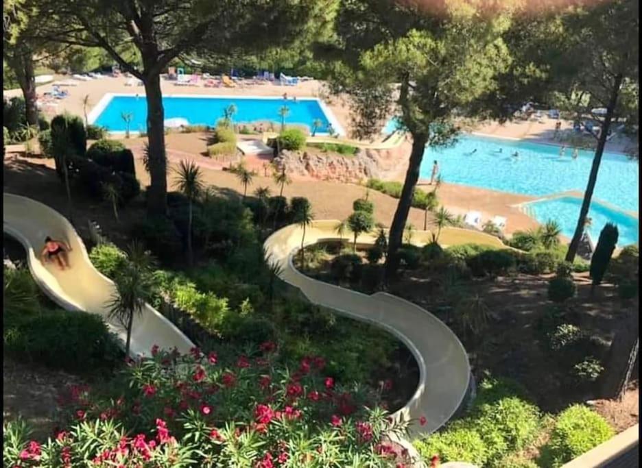 Cadre D'Exception: Panoramic Sea View Apartment in Saint-Raphael Exterior photo