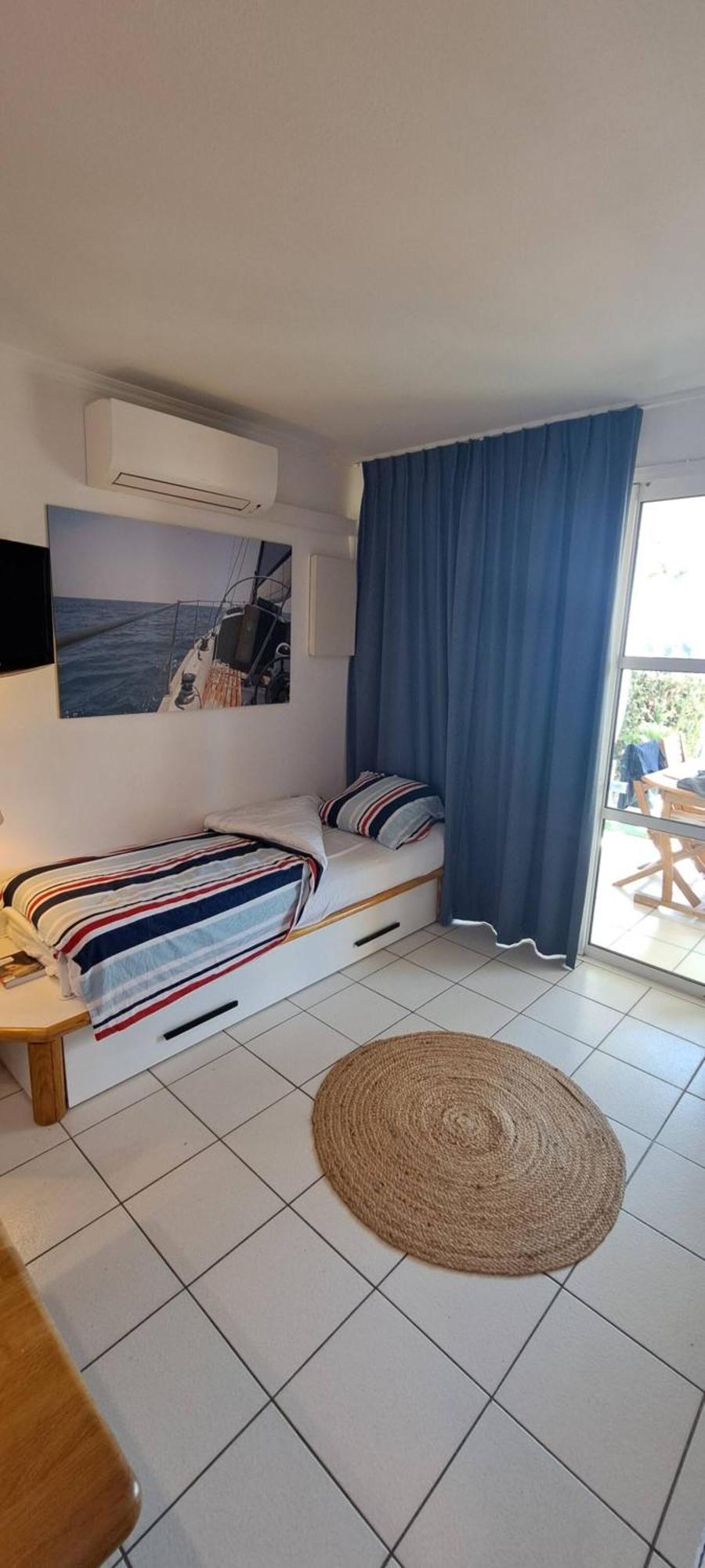 Cadre D'Exception: Panoramic Sea View Apartment in Saint-Raphael Exterior photo